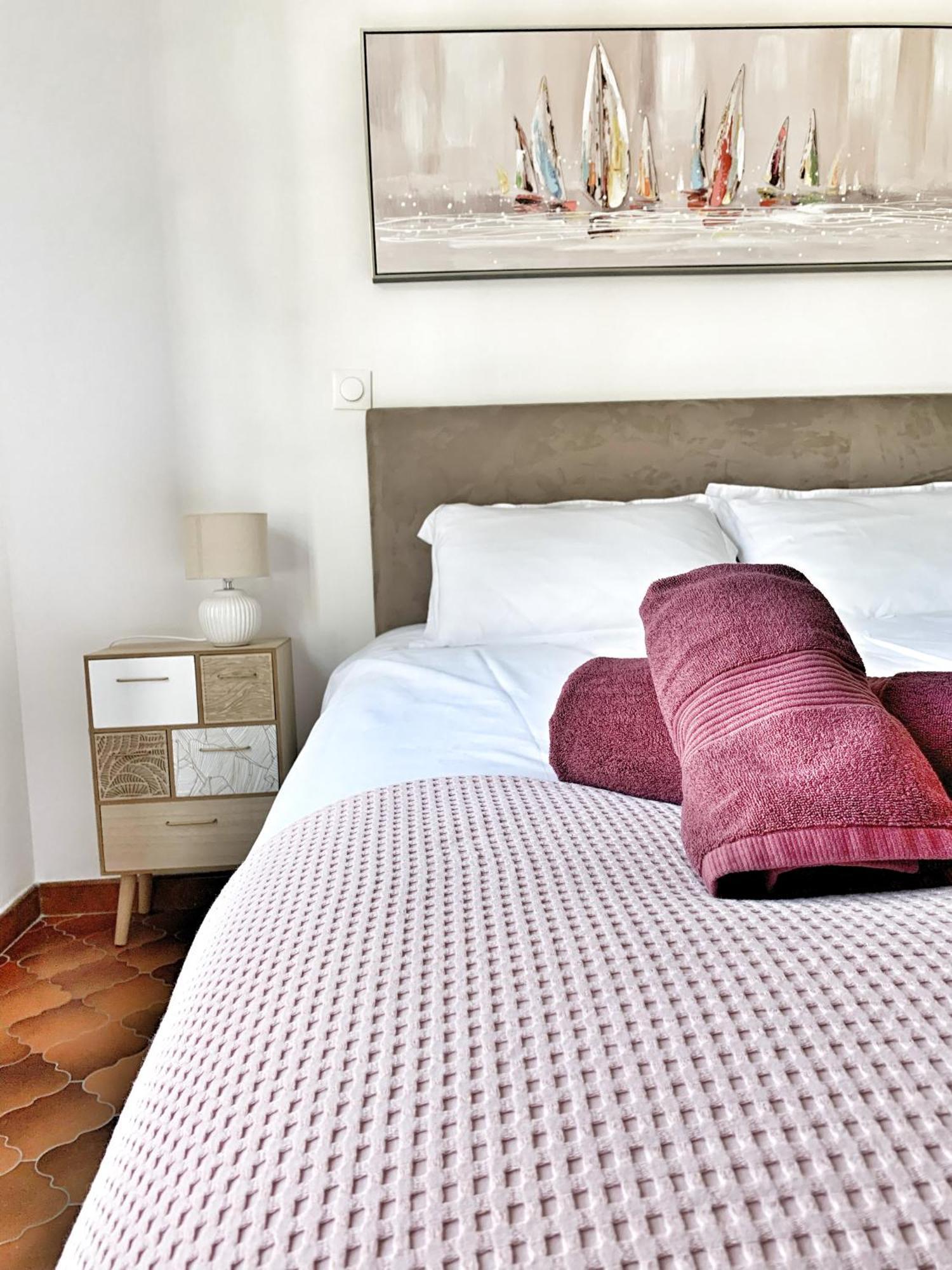 Familiale A Sanary, Climatisee, A Pieds Holiday home