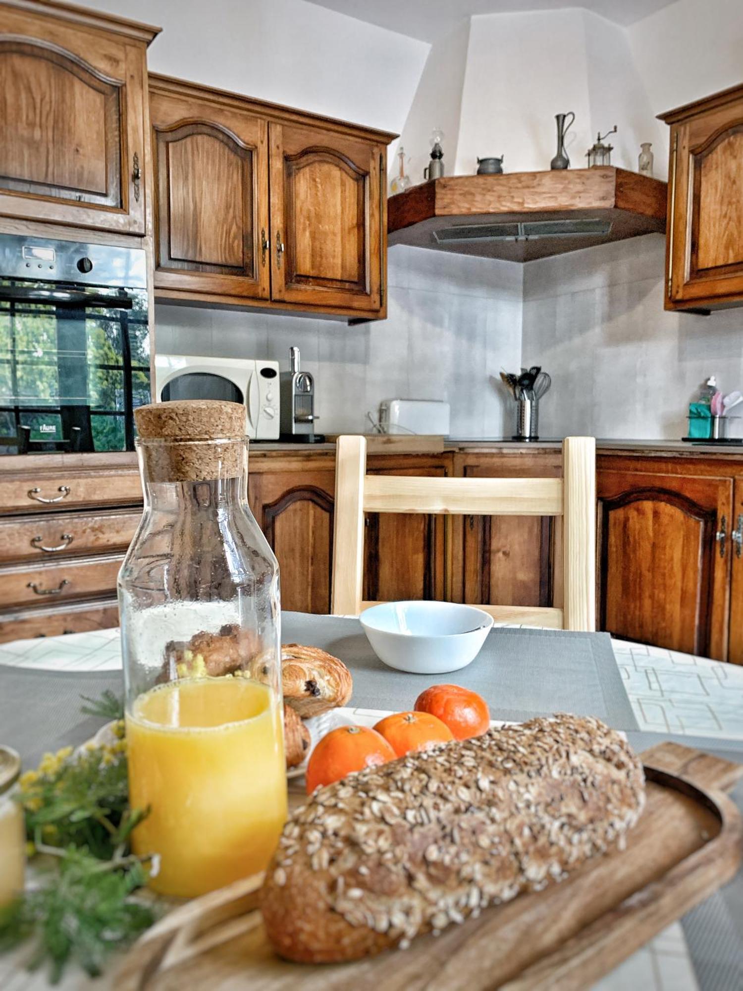 Familiale A Sanary, Climatisee, A Pieds Holiday home