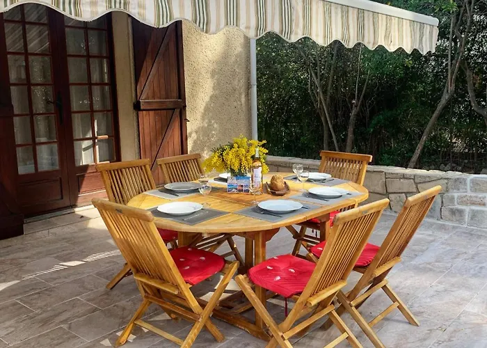 Villa Familiale A Sanary, Climatisee, Plage A Pieds