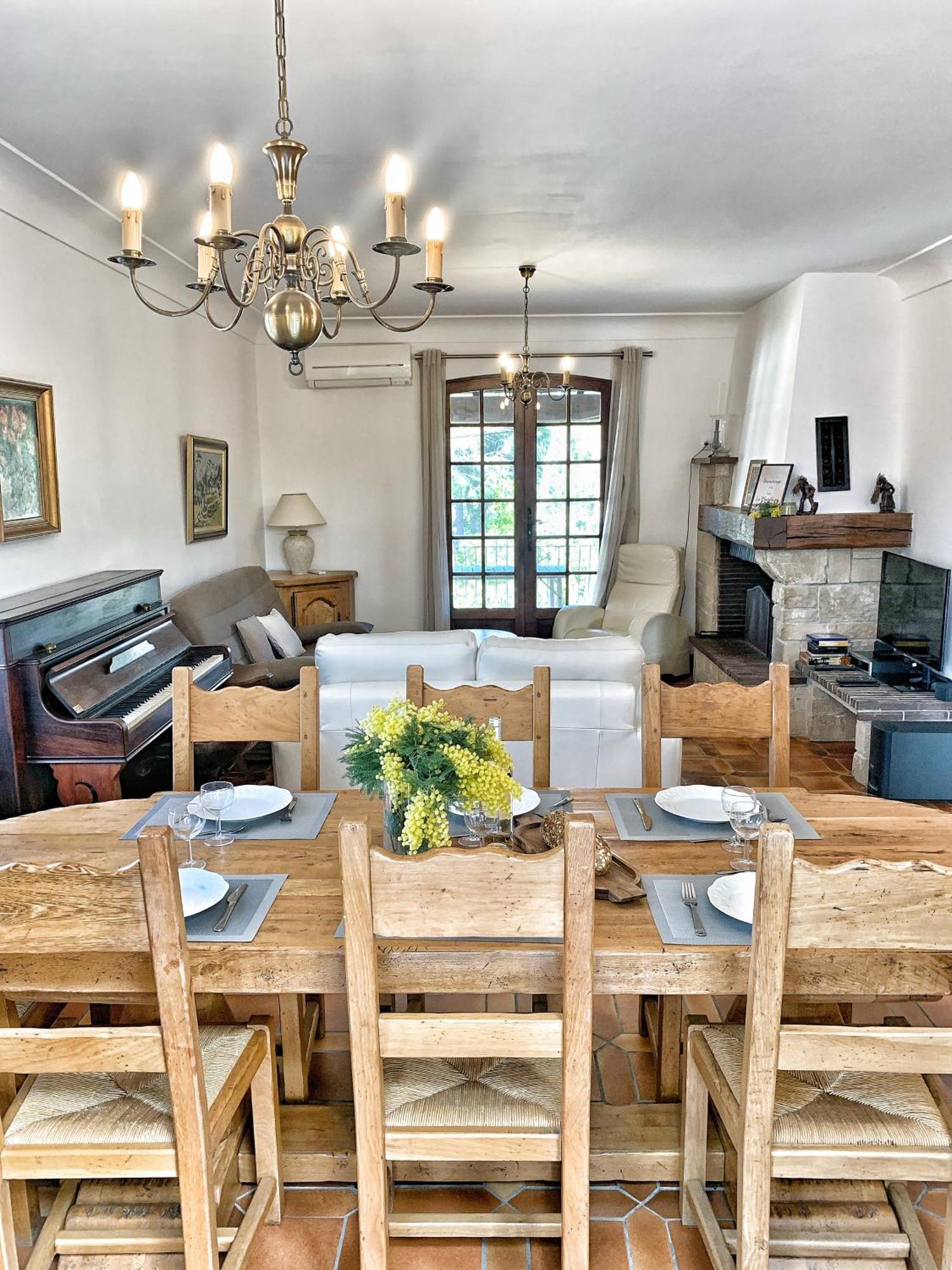 Holiday home Familiale A Sanary, Climatisee, A Pieds
